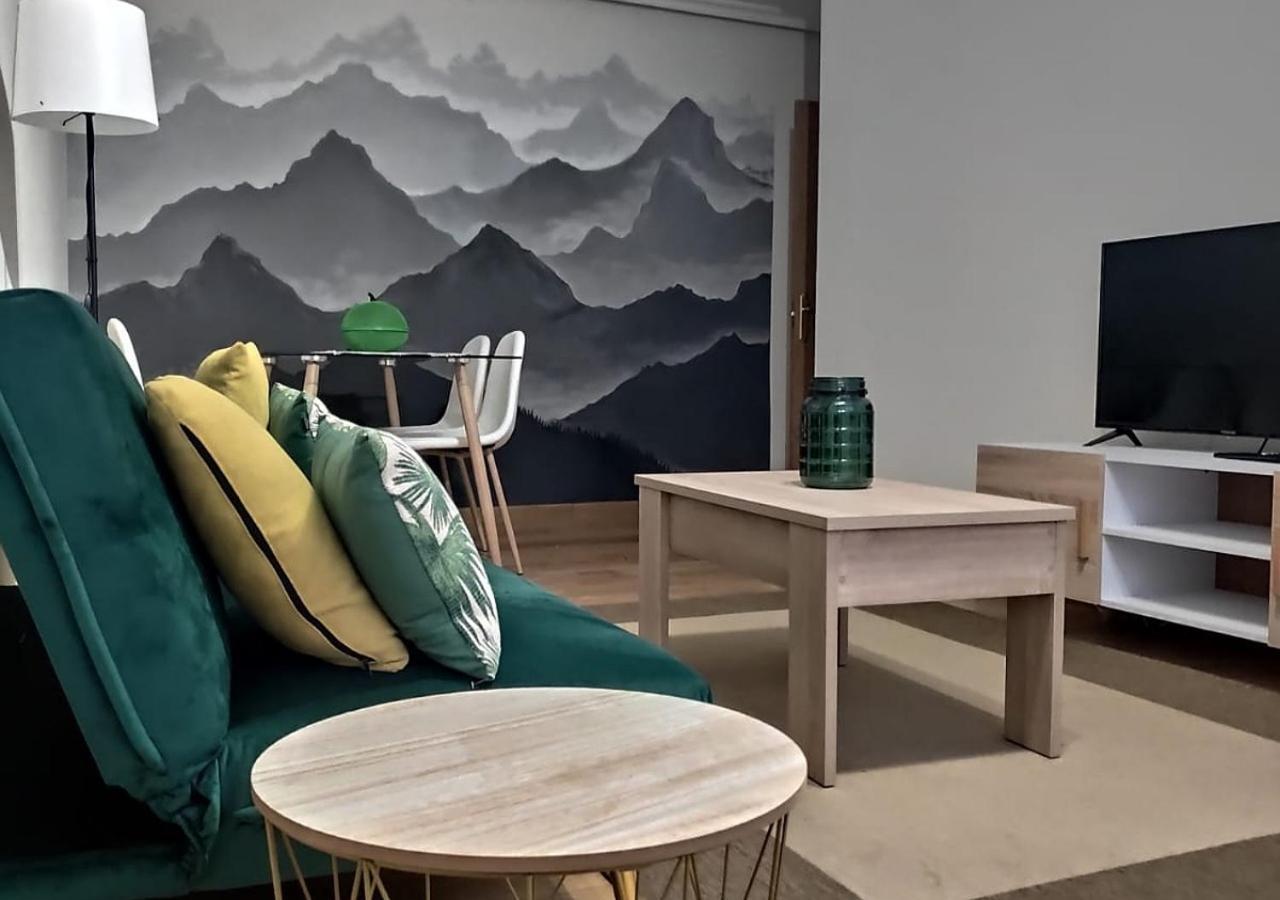 Apartamento Centrico Con Wifi Y Parking De Coche Tamano Medio Onís Buitenkant foto